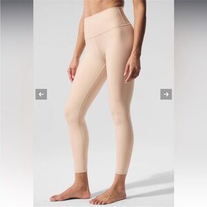 ALO Yoga airlift Cream Leggings
